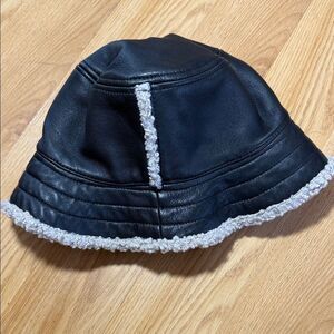 Maison Michael Paris Black Leather Tan Sherpa Bucket Hat Medium